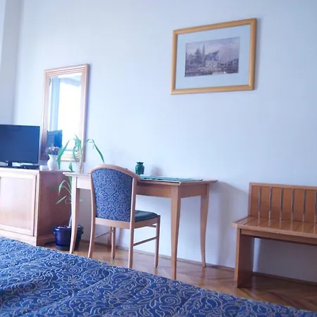 Flatneartocastlehill Apartment Budapest